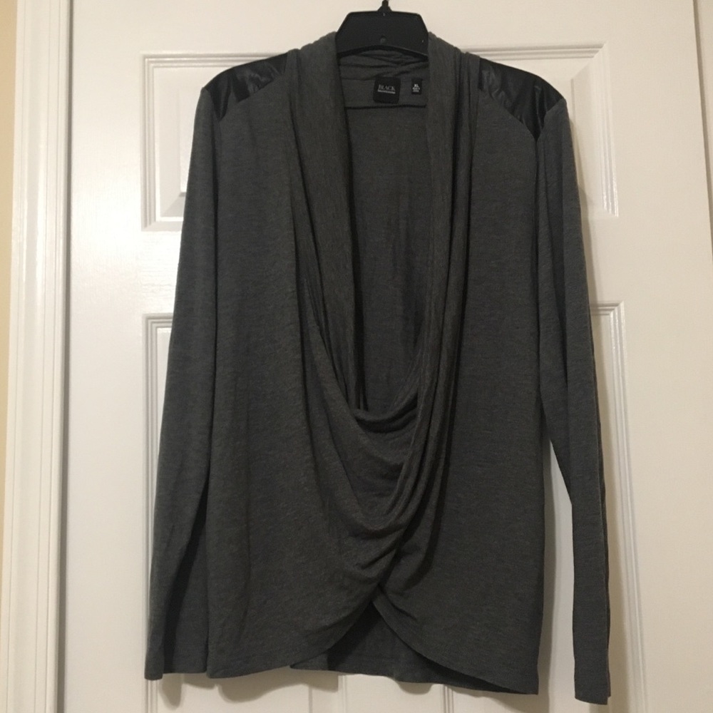Gray long sleeved top